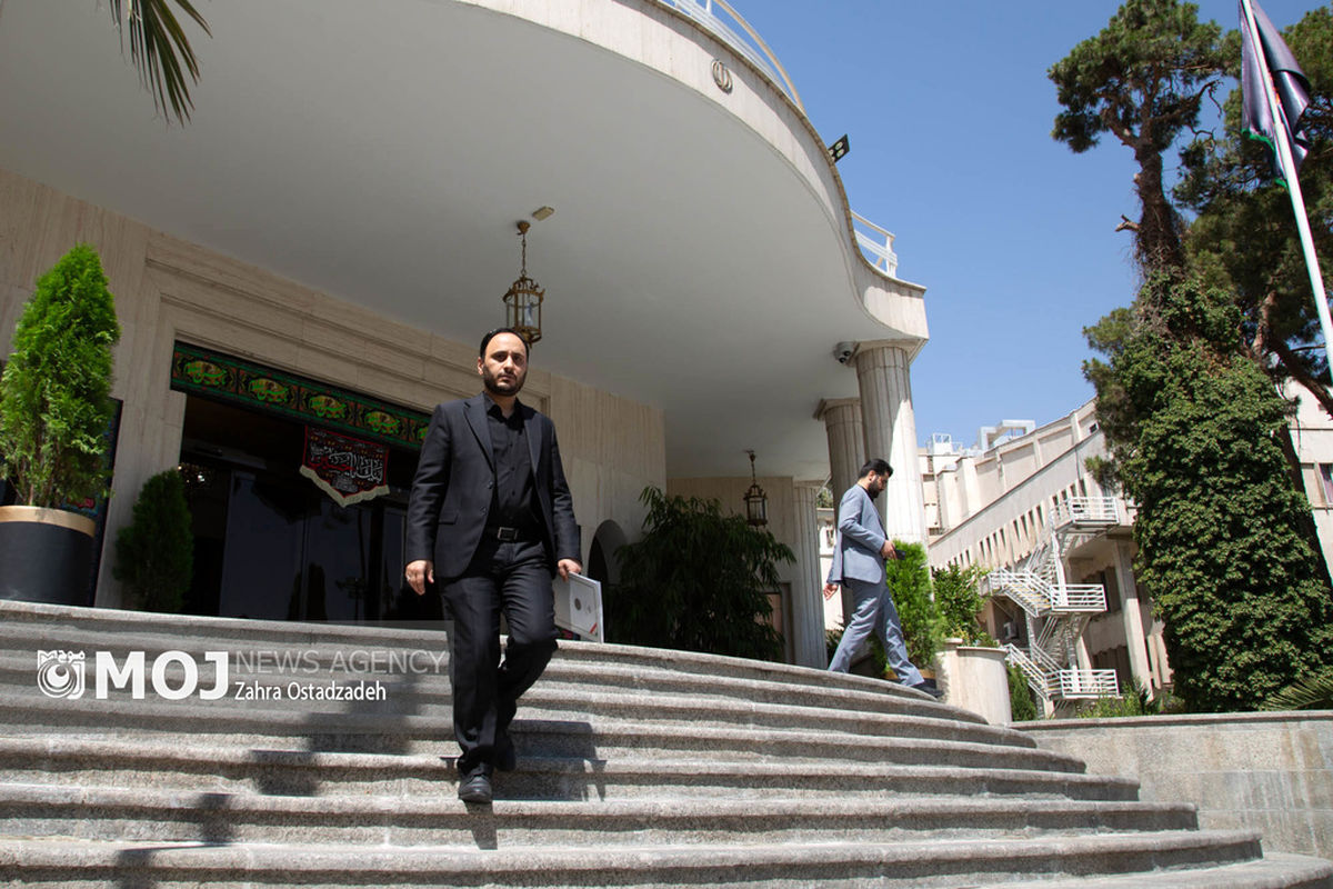 حاشیه جلسه هیات دولت - ۲۷ تیر