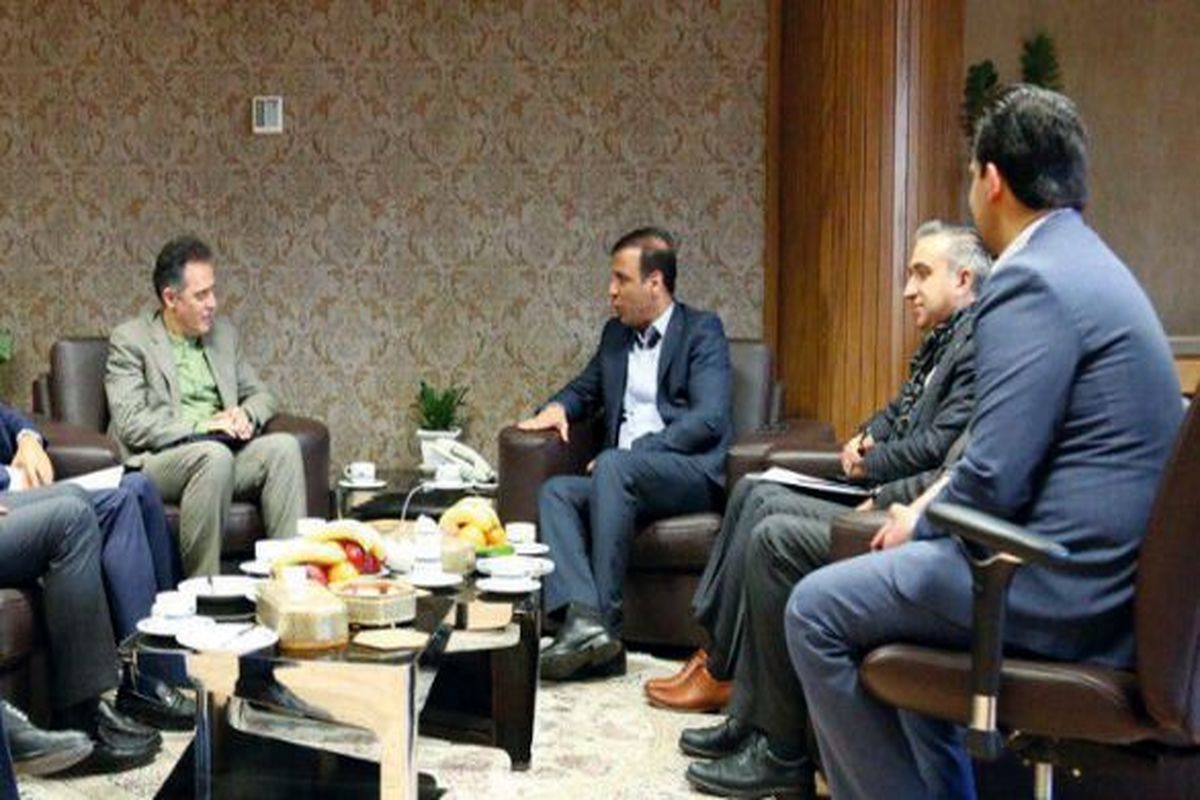 دیدار مدیر عامل بانك اقتصاد نویــــن با فولاد مبارکه