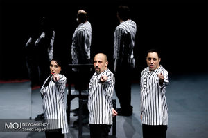 نمایش خشم و هیاهو