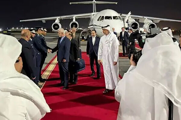 وزیر کشور وارد قطر شد