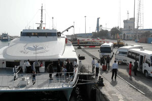 ترابری بیش از پنج هزار مسافر در مسیرهای بین‌المللی در بنادر غرب هرمزگان