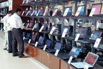 واکنش رئیس اتحادیه آهن فروشان به اتهام قاچاق کامپیوتر: هیچ گزارشی ازقاچاق نداریم