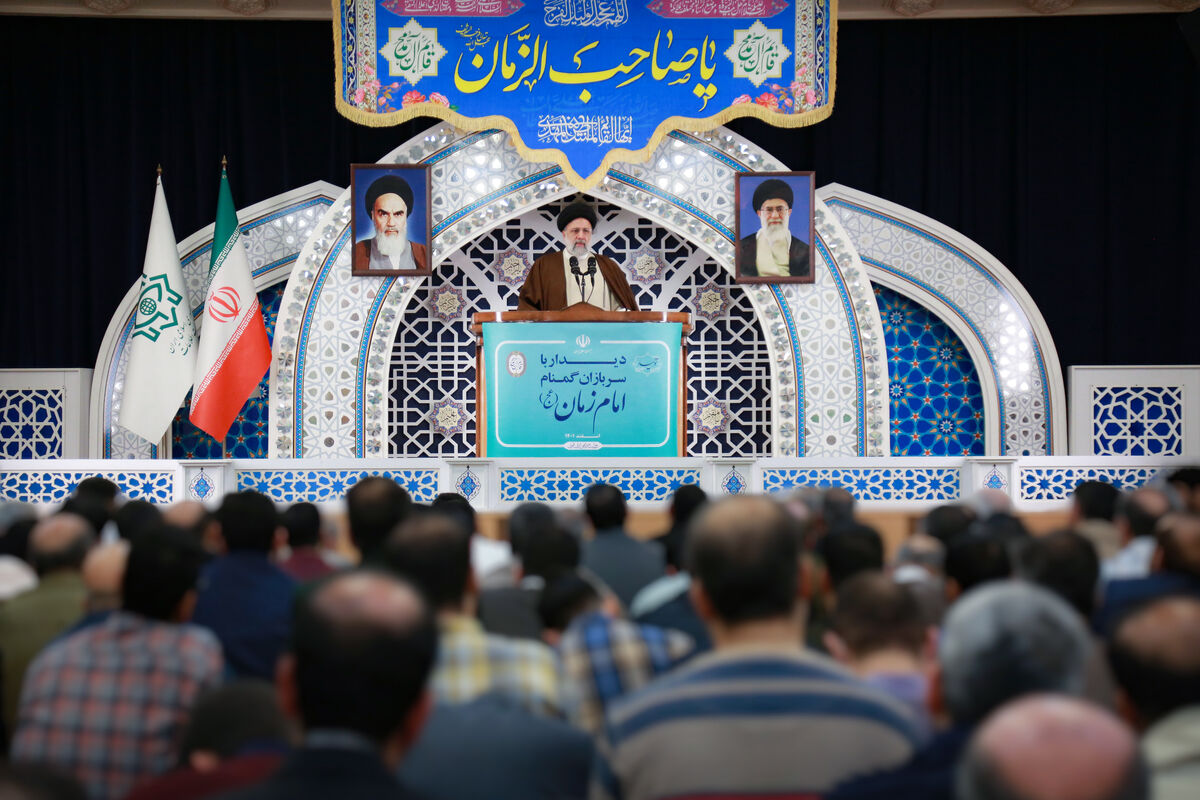 رئیس جمهور در دیدار با مدیران و کارکنان وزارت اطلاعات
