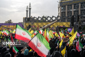 پاسخ کوبنده تحلیلگر وطن‌پرست ایرانی به نویسنده آمریکایی در شبکه الجزیره! + فیلم