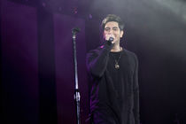 آخرین وضعیت جسمانی فرزاد فرزین در استانبول/کاهش سطح هوشیاری خواننده پاپ کشور