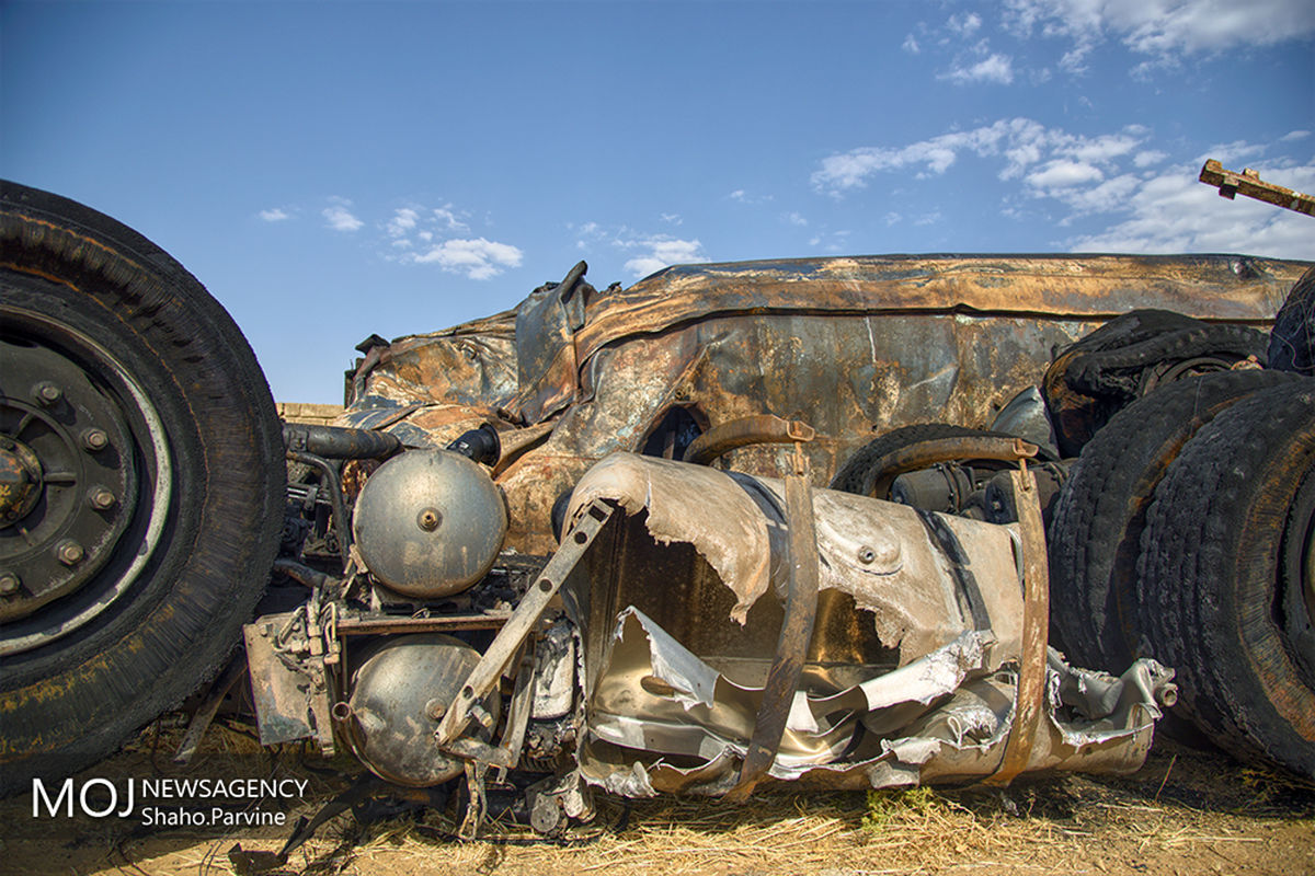 صبح تصادف مرگبار اتوبوس و تانکر سوخت در سنندج