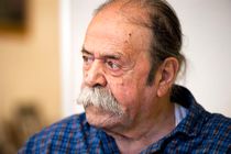 مستند پرتره محمدعلی کشاورز و بازخوانی وصیت نامه استاد از شبکه چهار 