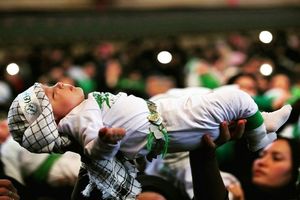 مراسم شیرخوارگان حسینی در حرم حضرت معصومه(س) و مسجد جمکران برگزار شد