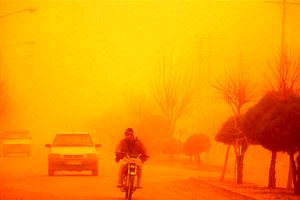 فردا در آسمان خوزستان گرد و خاک می بارد