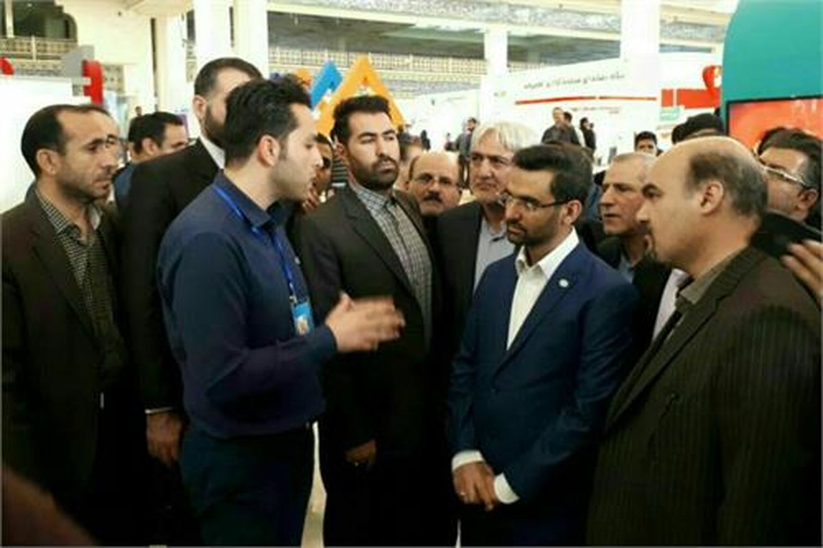 محمد جواد آذری جهرمی در نمایشگاه رسانه های دیجیتال