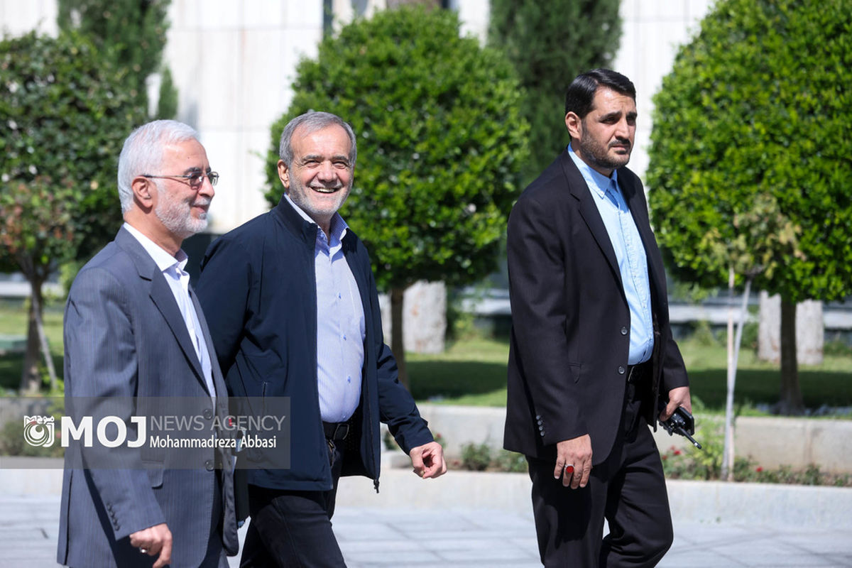 حاشیه جلسه هیات دولت - ۱۸مهر