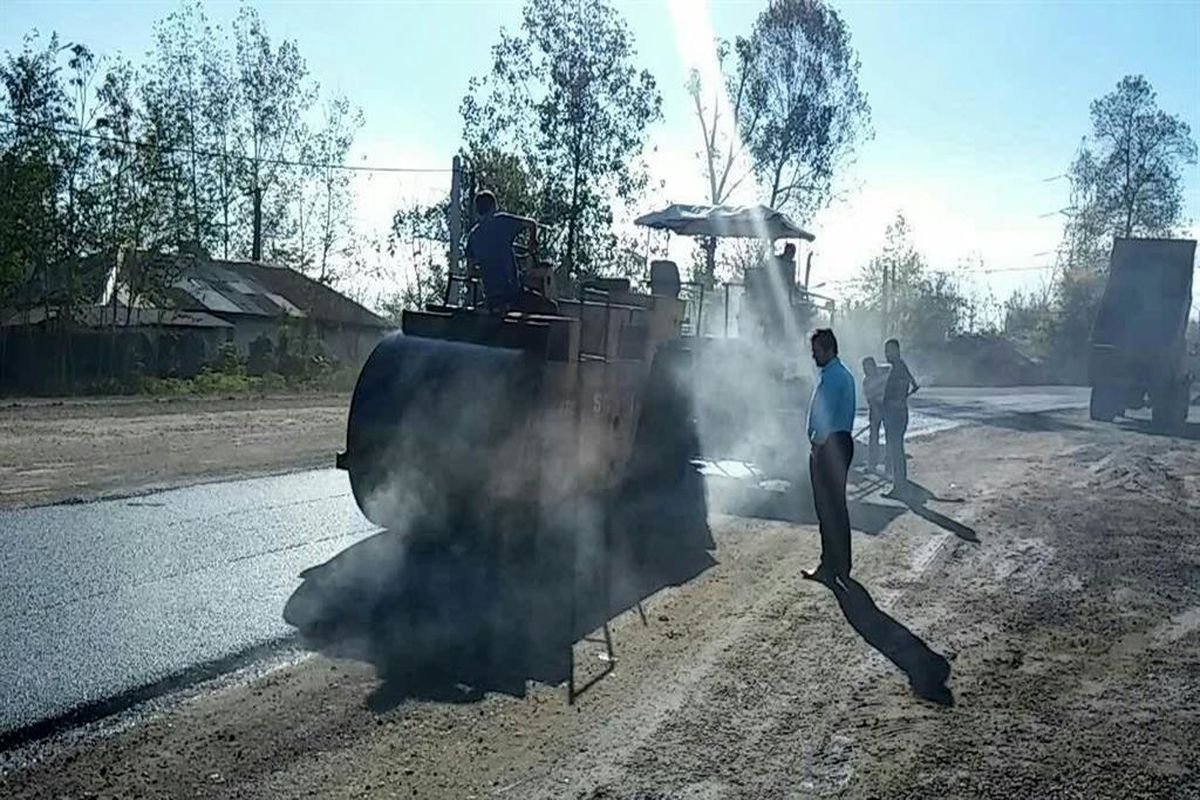 مرمت مکانیزه و روکش آسفالت جاده لاکان