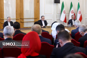 نشست وزیر امور خارجه ایران با سفرا و کارداران و روسای نمایندگی های خارجی و بین‌المللی مقیم تهران 