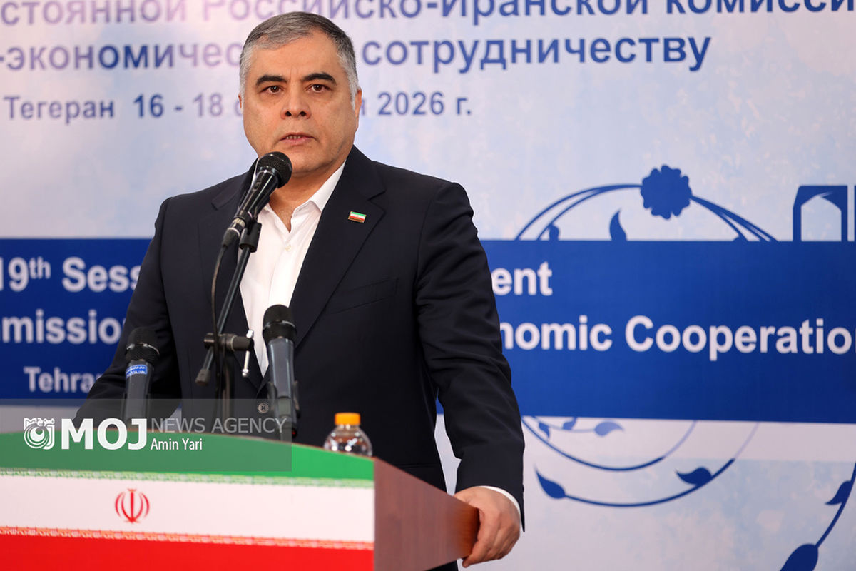 محسن پاک‌نژاد + وزیر نفت