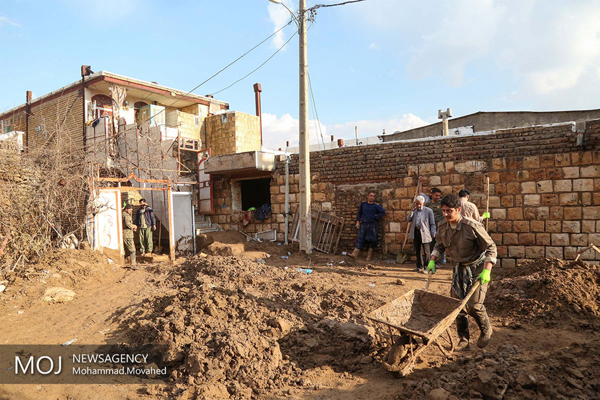 حضور جهادگران در مناطق سیل زده لرستان