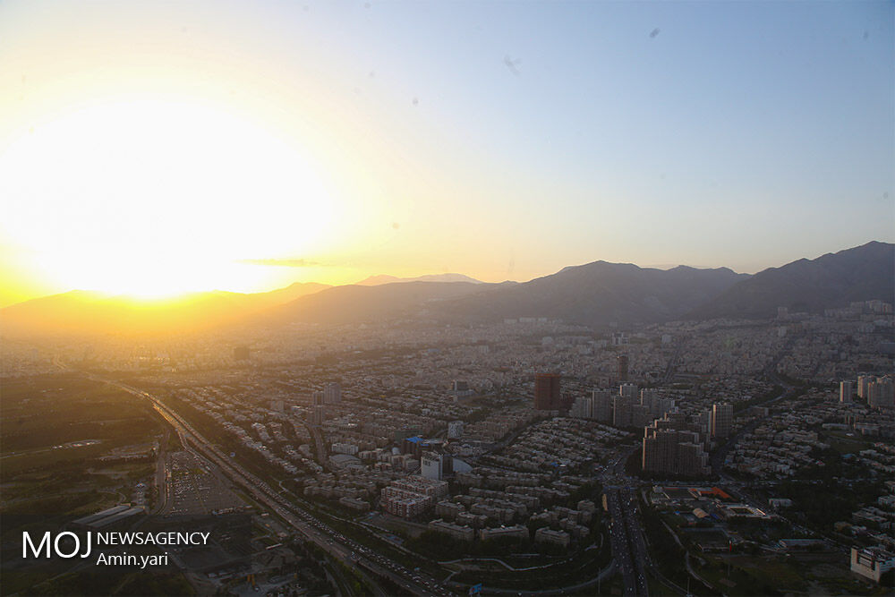 شهر تهران از فراز برج میلاد/کیفیت هوای تهران