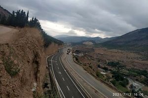 بهره برداری از بهسازی و آسفالت محور کندوان محدوده مرزن آباد-دزدبن