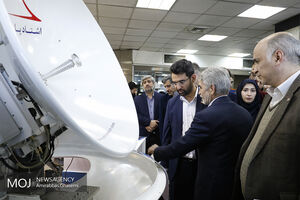 بازدید اصحاب رسانه از دستاوردهای فضایی 