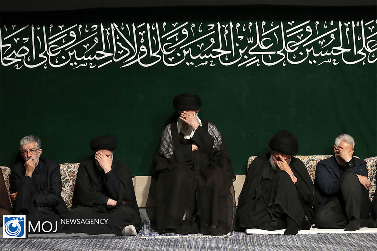 عزاداری شام غریبان حسینی (ع) با حضور مقام معظم رهبری
