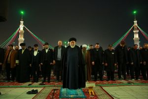 اقامه نماز جماعت مغرب و عشاء به امامت تولیت مسجد جمکران برگزار شد