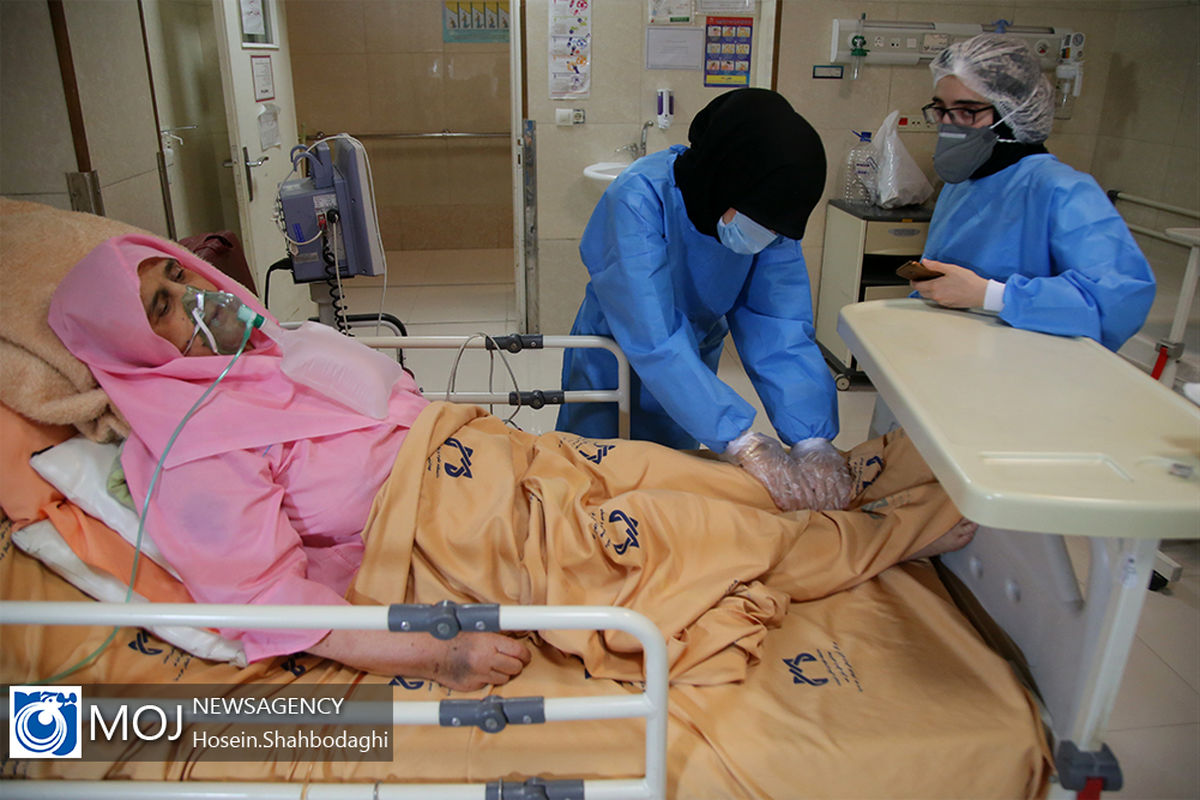 جهادگران سلامت بیمارستان کامکار قم در خط مقدم مبارزه با کرونا