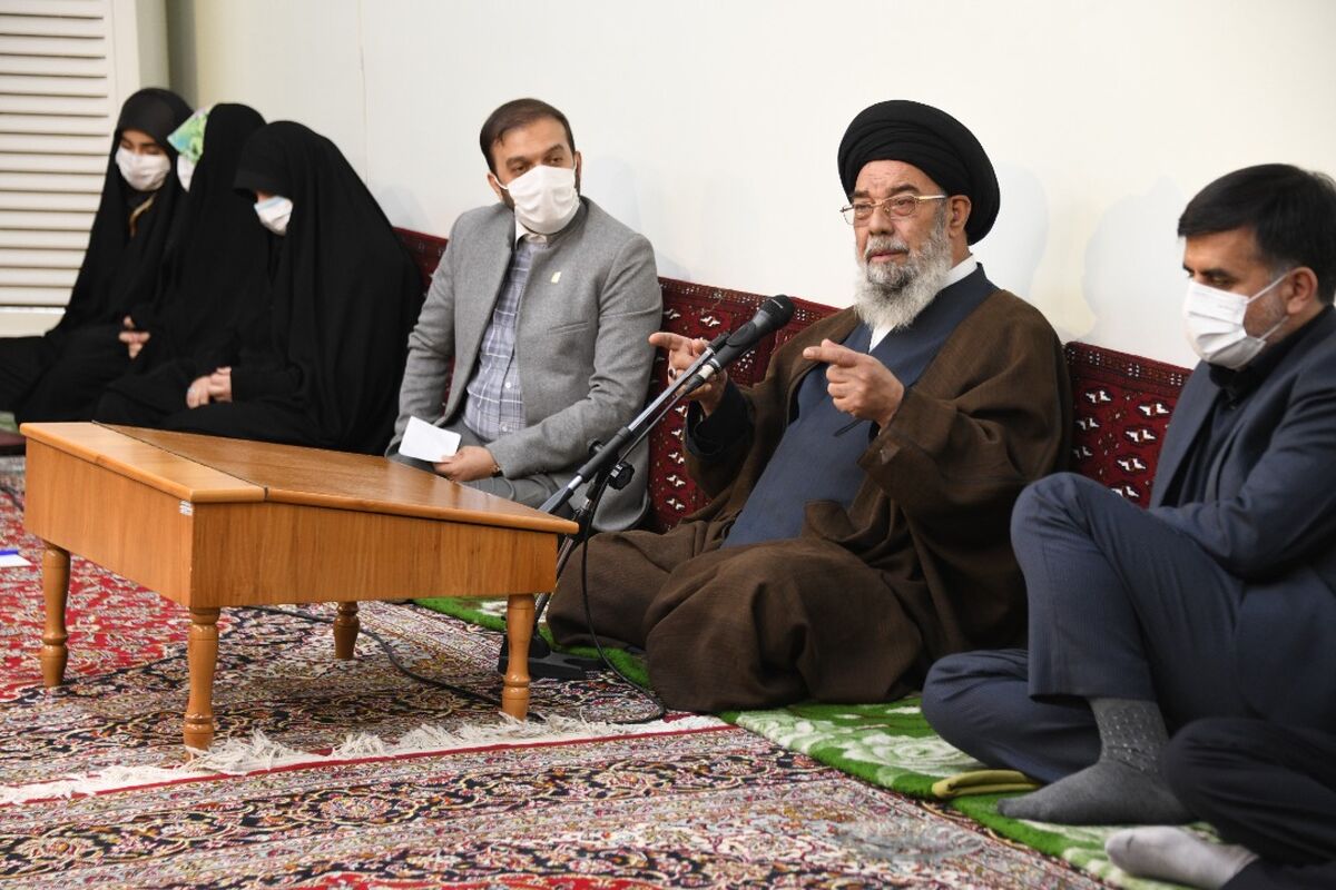 امام جمعه اصفهان روز دانش اموز