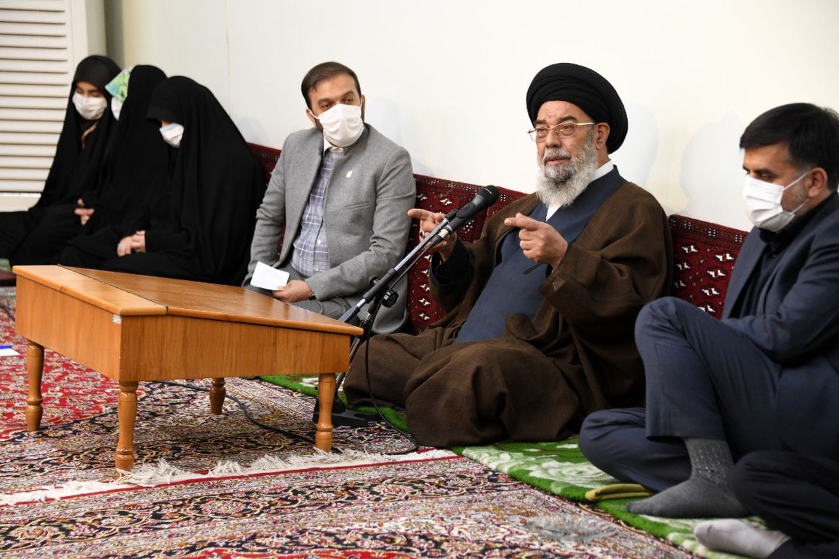 امام جمعه اصفهان روز دانش اموز