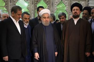 رئیس جمهور با امام راحل تجدید میثاق کرد