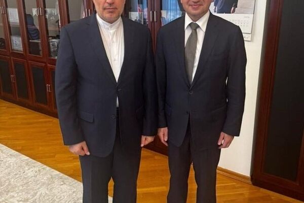 دیپلمات کشورمان با دستیار علی اف رایزنی کرد
