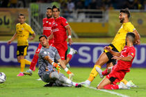 سپاهان با سه گل تراکتور مدعی را شکست داد