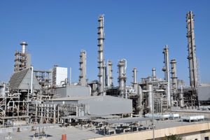 فعالیت شرکت های پتروشیمی مستقر در منطقه ویژه اقتصادی ماهشهر ادامه دارد