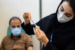 آغاز تزریق واکسن کرونا به کارکنان اداره کل بازرسی، طلاب و اساتید حوزه علمیه 