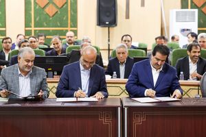 تفاهم‌نامه سه‌جانبه بانک رفاه کارگران، استانداری کرمانشاه و شرکت پتروشیمی بیستون امضا شد