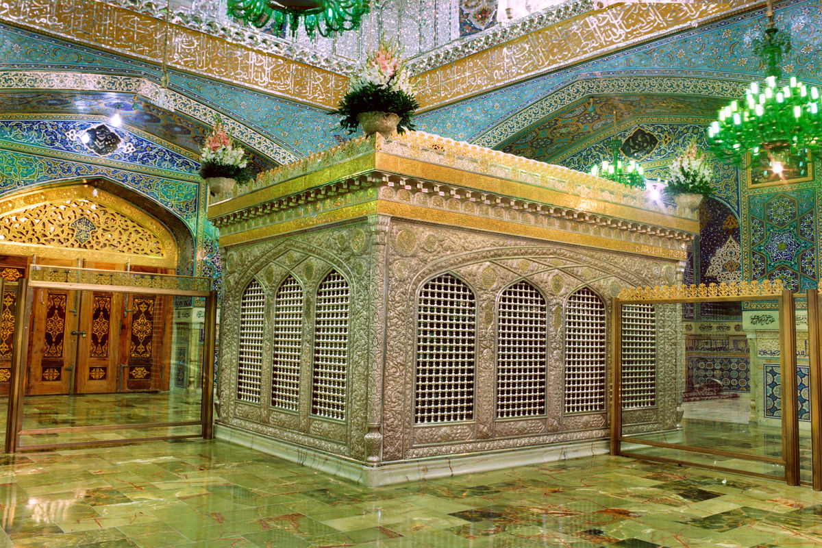 نزدیک روضه منوره رضوی