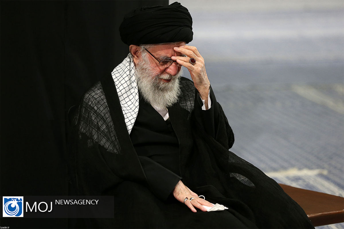 عزاداری شب عاشورای حسینی با حضور مقام معظم رهبری