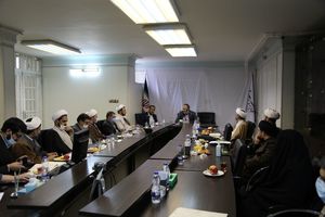 باید به فرهنگ نگاه دینی داشته باشیم