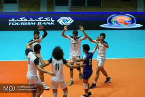 دیدار تیم های والیبال پیکان و عقاب نهاجا 