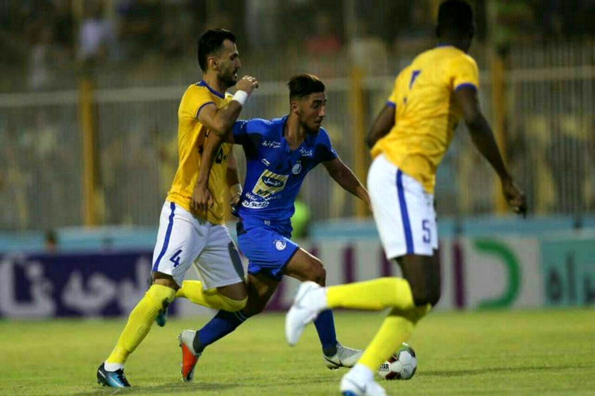 بازی استقلال و نفت‌ مسجد سلیمان