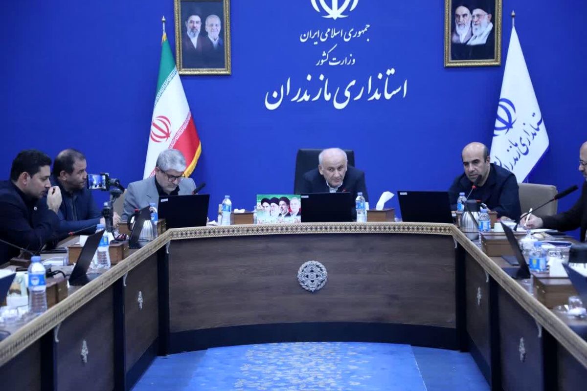 معاون وزیر نیرو در حاشیه جلسه بررسی طرح‌های انرژی‌های تجدیدپذیر مازندران