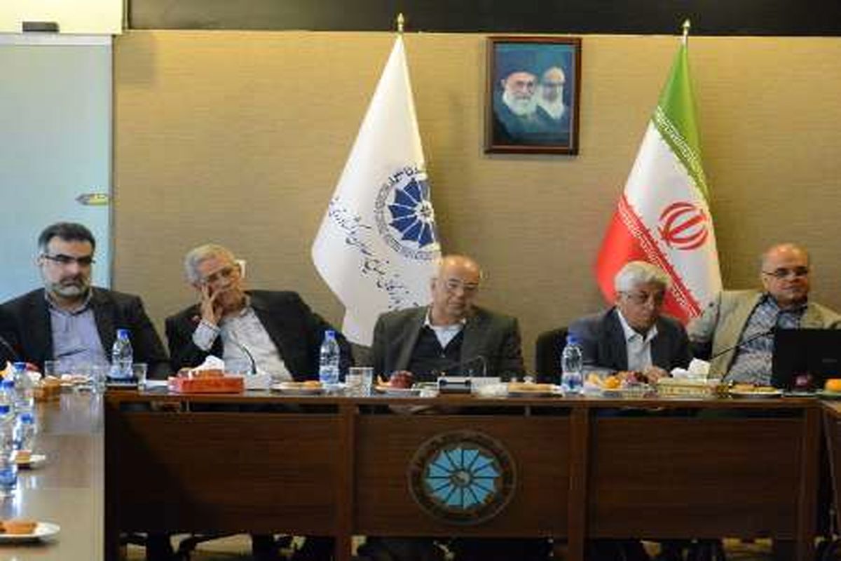 عباس کشاورز در کارگروه آب و خشکسالی