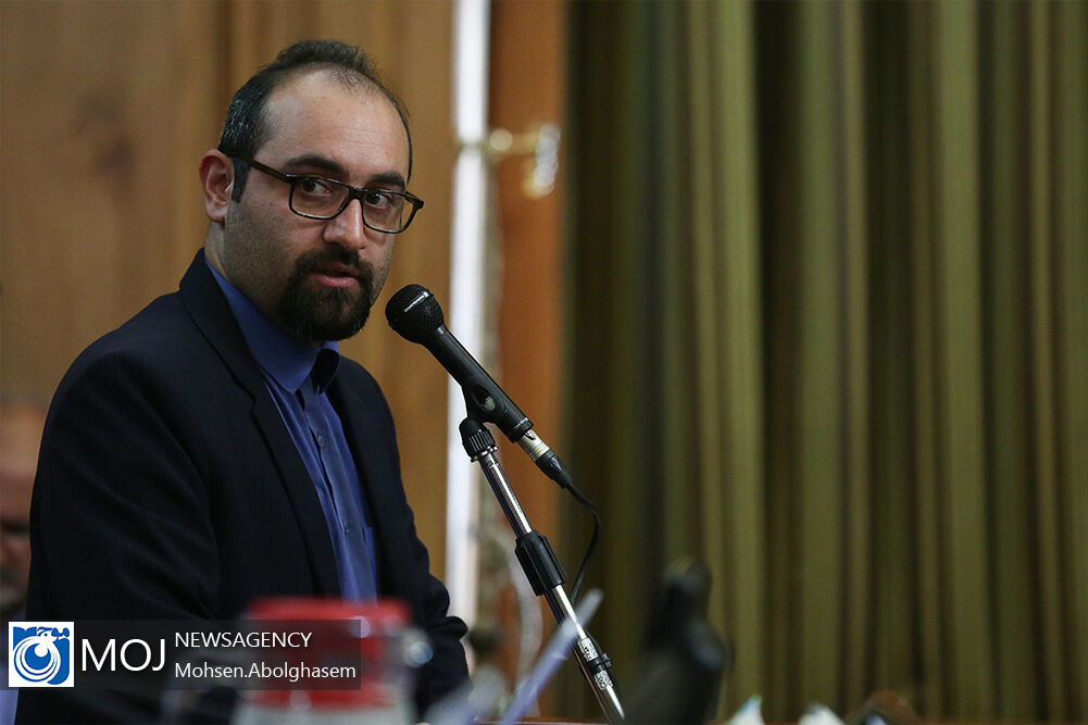 کسانی که بر فروش خانه اقدسیه اصرار دارند گویا منافعی از این کار دارند
