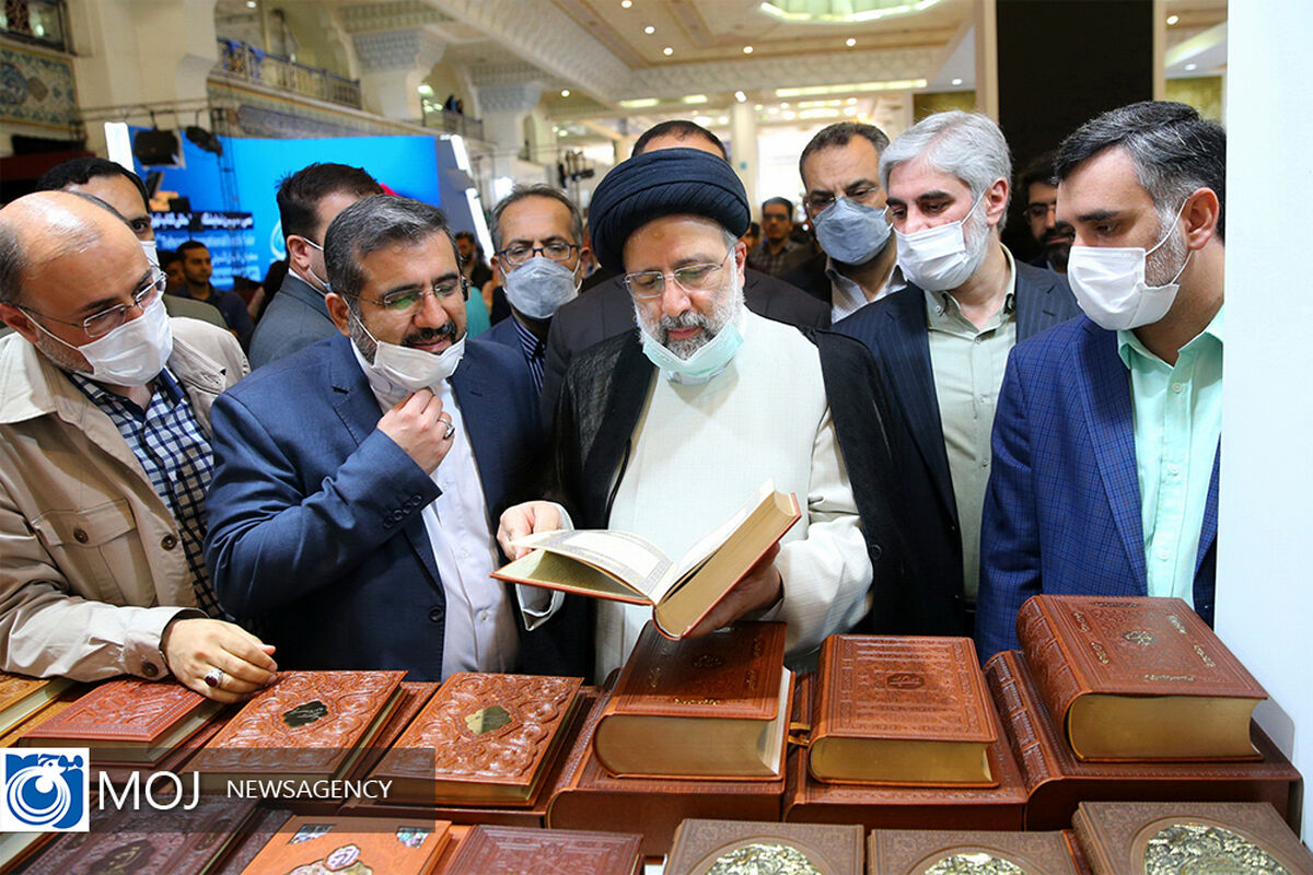 بازدید رییس جمهوری از سی و سومین نمایشگاه کتاب تهران