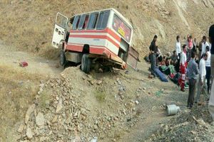 7 مصدوم در اثر واژگونی یک دستگاه مینی بوس در اصفهان 