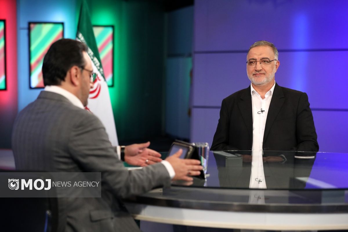 زاکانی - صف اول