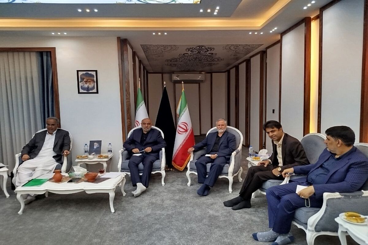  احمد میدری در نشست با فعالان حوزه اقتصادی سیستان و بلوچستان