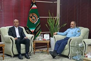 استاندار کرمانشاه با وزیر دفاع با محوریت پیگیری طرح‌های کلان استان دیدار و گفتگو کرد