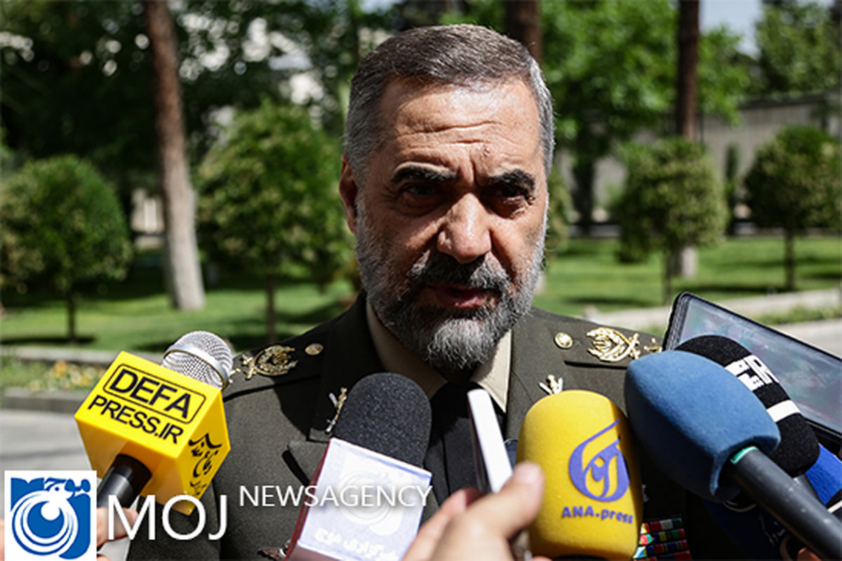 اعضای هیأت دولت در جمع خبرنگاران