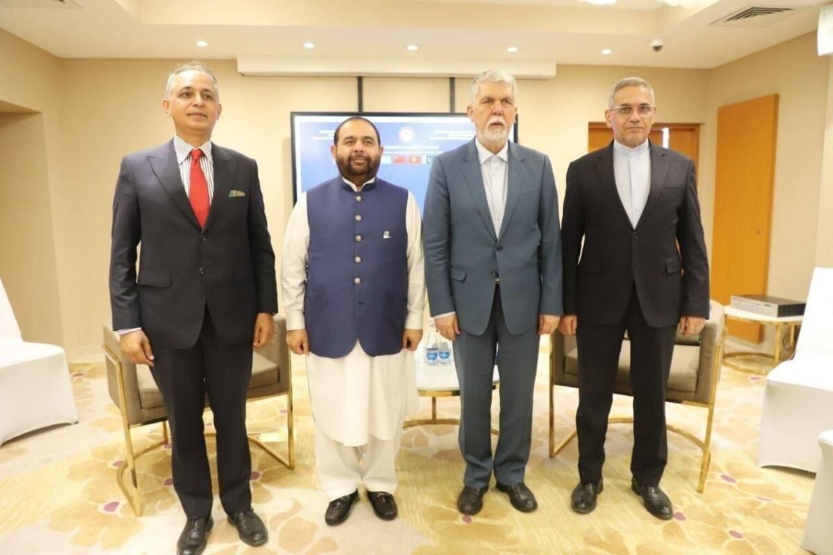 وزیر فرهنگ و ارشاد اسلامی