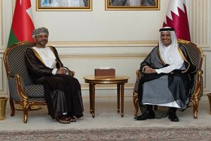 وزیران خارجه قطر و عمان درباره تحولات منطقه گفتگو کردند