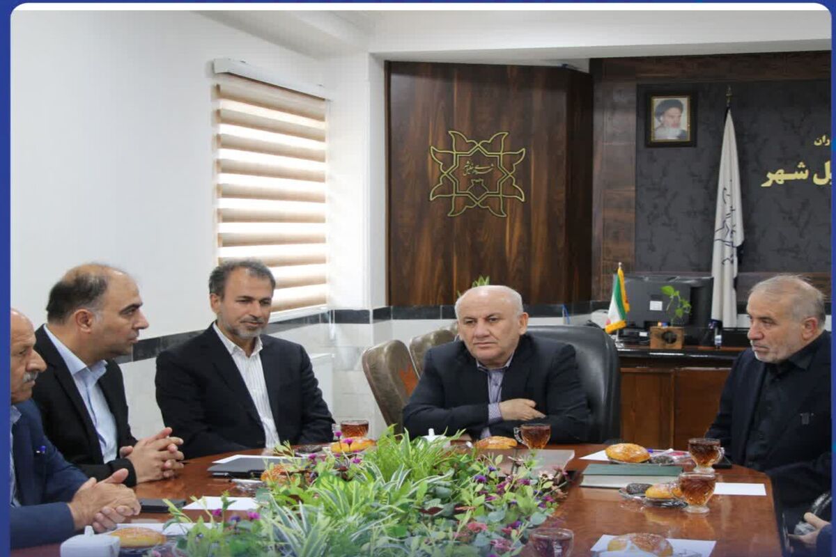 حضور استاندار در شهرداری خلیل‌شهر 